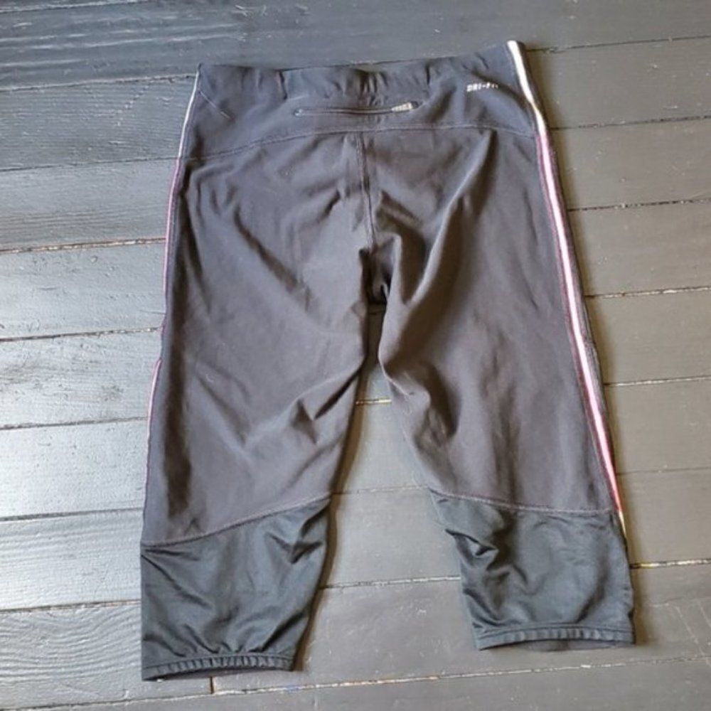 Nike Black Capris - Picture 6 of 8